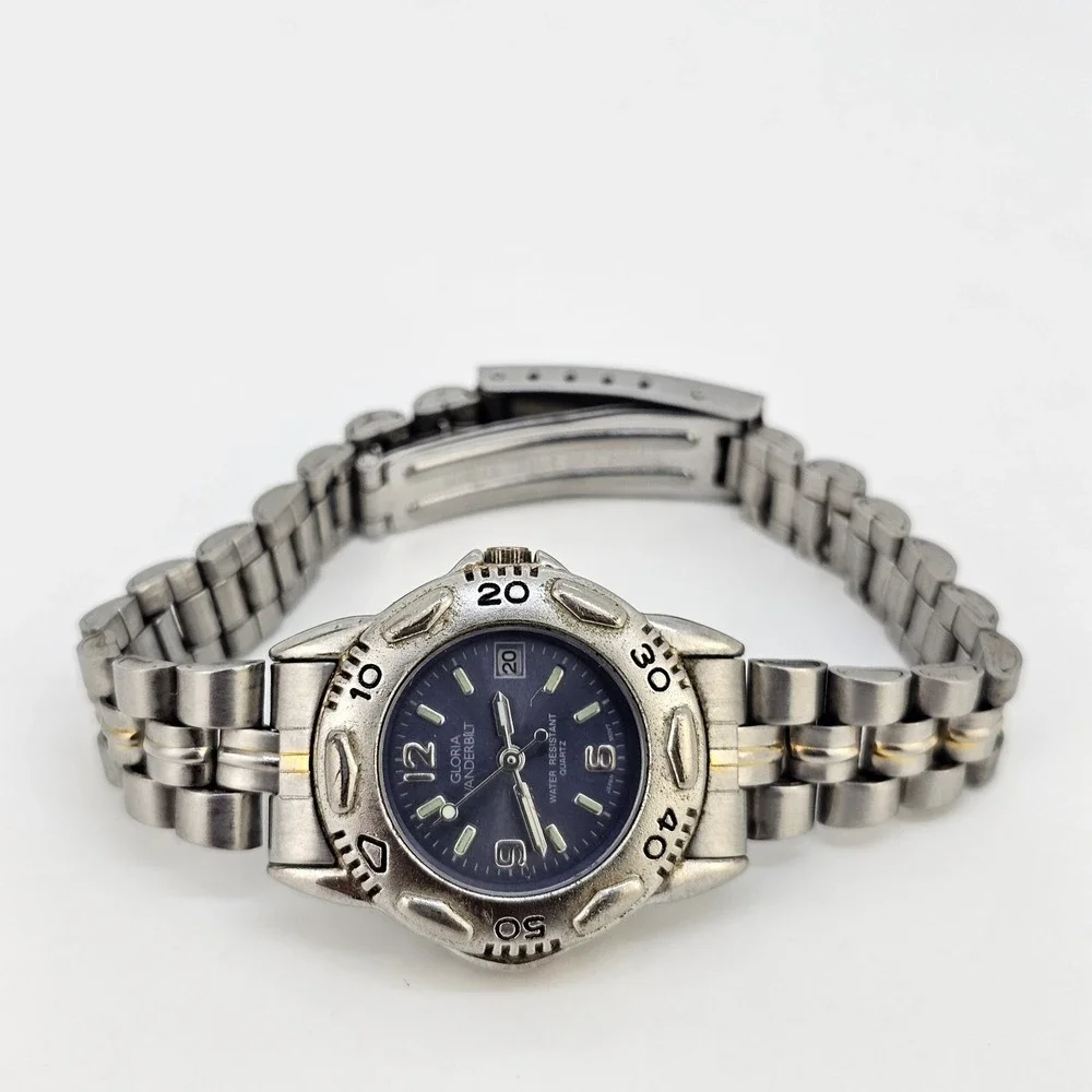 Gloria Vanderbilt Women Watch 28MM Blue Dial Date Gray Bracelet 6.5